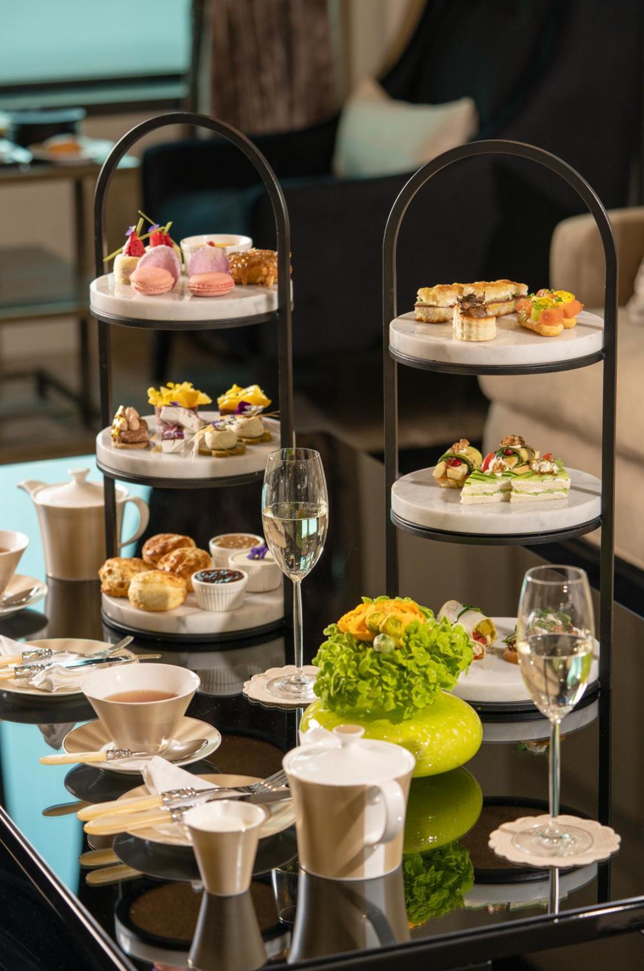 فندق فيرمونت الرياض المظهر الخارجي الصورة Afternoon tea at the Mandarin Oriental, Munich
